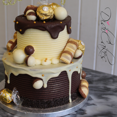 Girly Didi & B Cake | Bee birthday cake, Cake, Bee cakes