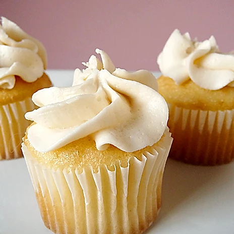6 Mini Vanilla Cupcakes